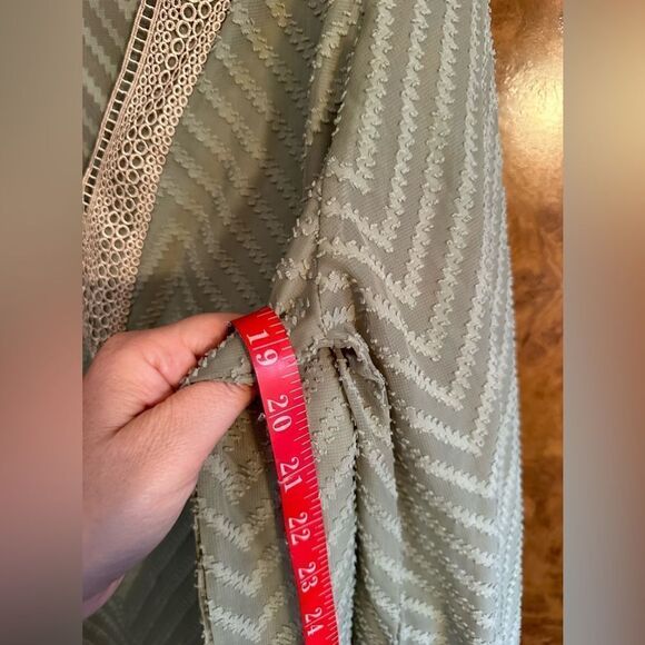 Chevron striped eye lit lace blouse - Picture 4 of 9